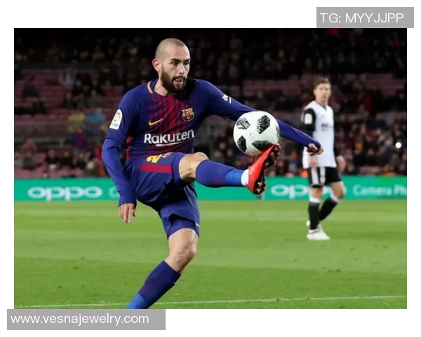 比达尔重返巴萨，官方签约引热议，球迷畅想下赛季阵容