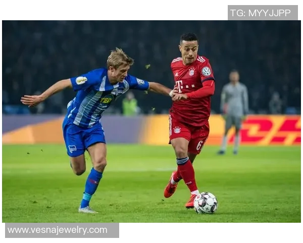 德甲焦点战:沙尔克04对阵柏林赫塔,双雄对决谁能笑到最后?