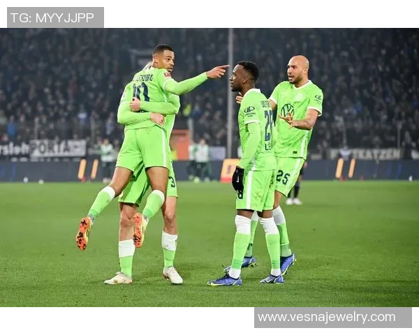 多特蒙德大胜沃尔夫斯堡，德甲积分榜领跑优势扩大