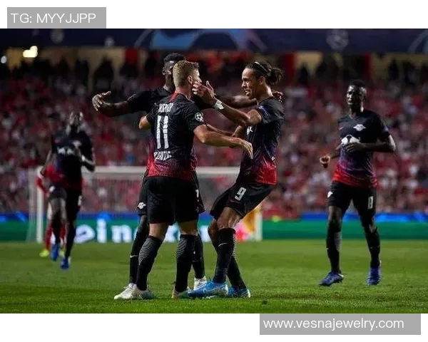 凯泽斯劳重塑阵容，教练组携新战略引领复苏