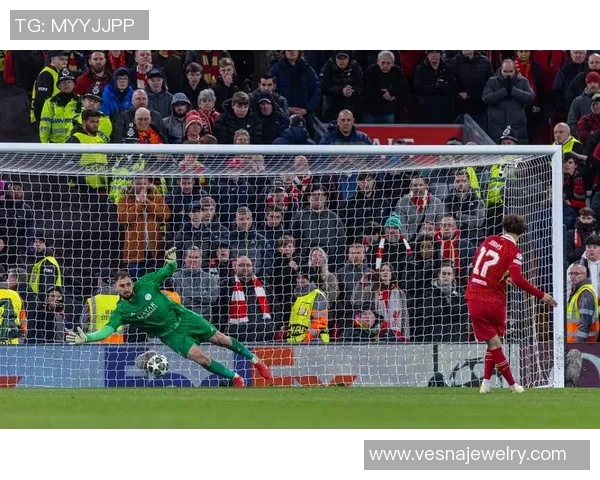 利物浦成功晋级欧冠八强，梅罗破门助球队战胜巴黎圣日耳曼