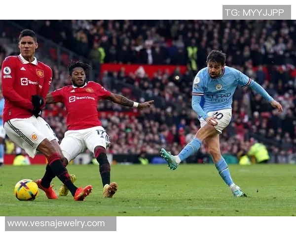 曼城领先榜首，利物浦争冠形势严峻：红军能否逆风翻盘？