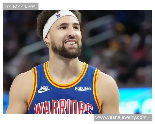 勇士主帅汤普森接受采访，谈及赛季目标和团队士气