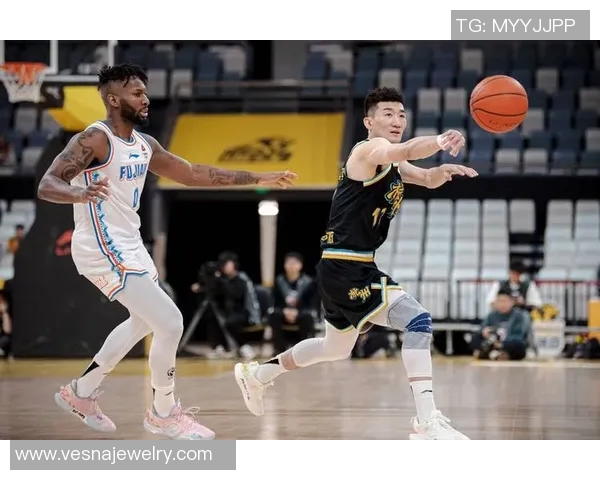 浙江东阳光队球员张三连续三场砍下30+得分,展现无与伦比的篮球天赋