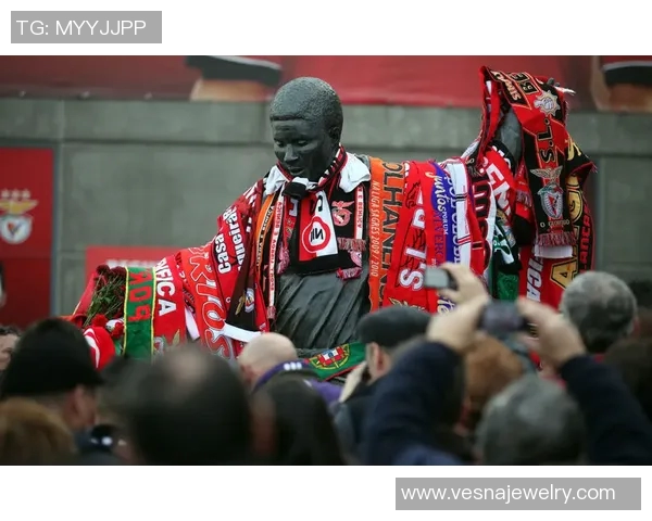 曼城为席尔瓦举行感人告别仪式,球迷送别传奇